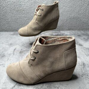 TOMS Desert Wedge Booties Taupe Suede Lace-Up Ankle Boots Size‎ 9 W